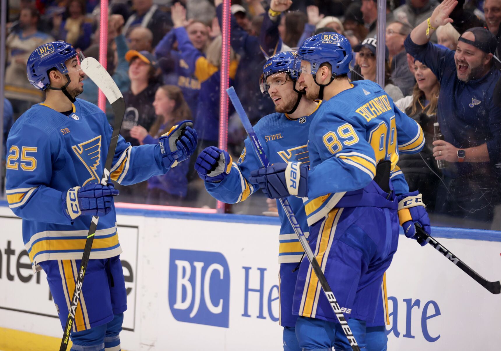 Blues 6, Ducks 2